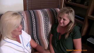 A MILF a Lízání Piči, Dostane Začali Orgie