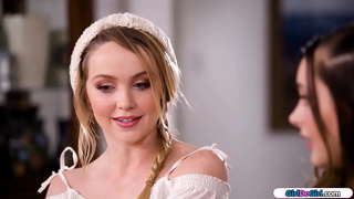 Миниатюр репортерша шотлалтеш, молан тудым лесбиянка уло, но кызытеш огеш шотлалт.Ош грудастый шупшалмыже, а вара шкеак тудым нӱжын шындышым еҥ киска