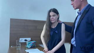 D &#039; HAUSKLASSE ERFOLLEG Ausser KONTROLL A vun DEN ENSEIGNANTEN WOLLT DEN SCHÜLER AN DEN ARSCH FICKEN