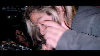 Dut hartu ride bat nirekin, lagundu neska gazte bat-eta begiratu zer egin zuen.