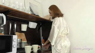 Vse Naravne Busty 40yr-stari MILF Marta - Vzpon in Sijaj masturbacija