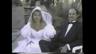 Frans meisje wordt geneukt terwijl het dragen van een witte trouwjurk