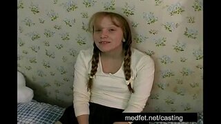 ���ुंदर केटी बाहर की कोशिश करता है के लिए एक भूमिका