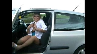 Busty Amateur Geordie മിന്നുന്ന പൊതു