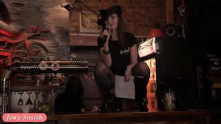 Jeny स्मिथ सार्वजनिक मंच पर