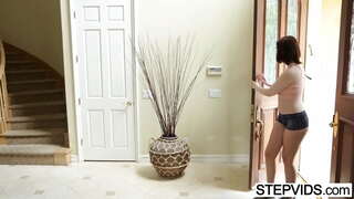 Өгей ағасы трахает оның ыстық Майя Кендрик