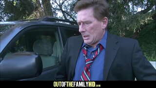 Batan-Ong Mga Blonde Pamilya Giiyot Pinaagi Sa Ama-Ama &amp;amp; Boy