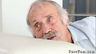 Слатко молодку тешко трахнули