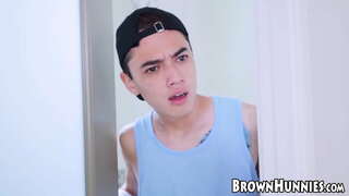 Красивую черную красотку жестко трахнули