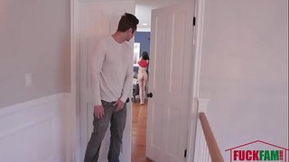 Прска Део Сперме На Лице Полусестре-Чудо Хармоније