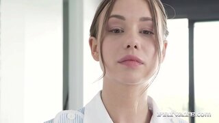 Slutty Neskamea Taylor Areetan makilak bere beroa ipurdia airean ongi etorria 2 gogorra oilarrak bere perfektua pussy &amp;amp; aching gilipollas xurgatzen ondoren beren gogor oilarrak! Ordainketa? 2 beroa facials! Osoa Korritu at Private.com!