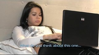 Brunette Lesbians foreplay र औंला प्रत्येक अन्य