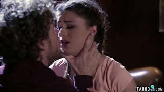 Detectiv comanda curve să-l satisfacă, pentru a evita închisoare