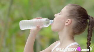 Sexy babe nagpakita sa nindot nga lawas