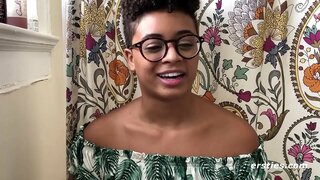 Orang Negro Madu Bekerja Dengan 2 Dildo