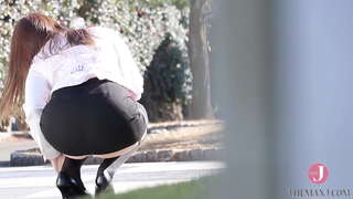 À�Cur mare】Ea seduce urit cu ea biciuit coapse trage cu ochiul de jartieră. [bunc 001]