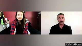 Busty teen gu faigh naked ifo i perv counselor.Bha i a &#039; dol a-mach aice big tits agus grabs her toy.I deepthroats e agus fucks i milf pussy